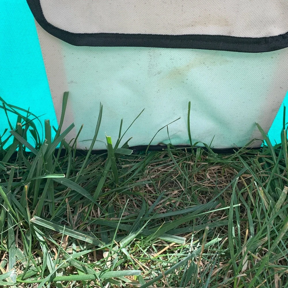 Used Aliparr animal safe zone with zipper top. It had some wear needs cleaned.